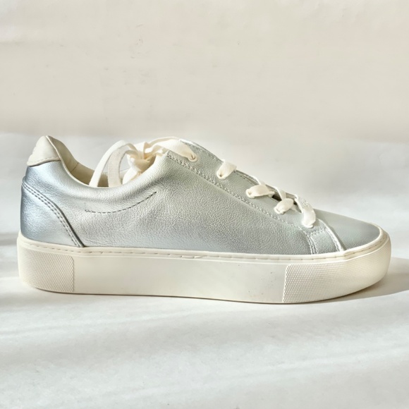 UGG ZILO Metallic Silver Leather Sneakers Trainers COMFORTABLE FLAT SHOE 9.5 - Picture 12 of 12